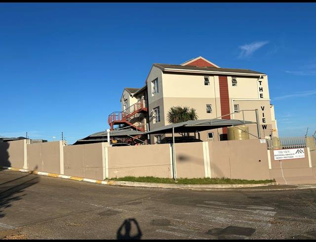 2 BEDROOM APARTMENT FOR SALE IN JEFFREYS BAY CENTRAL